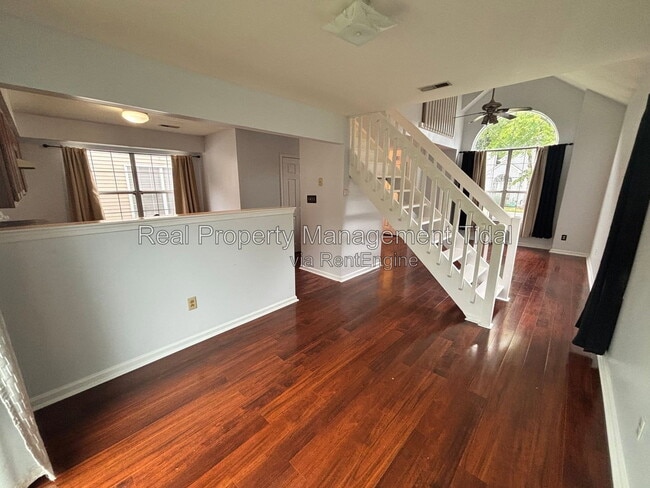 461 Charter Oak Dr