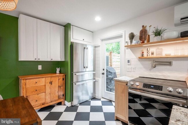 Photo - 2444 S Oakland St