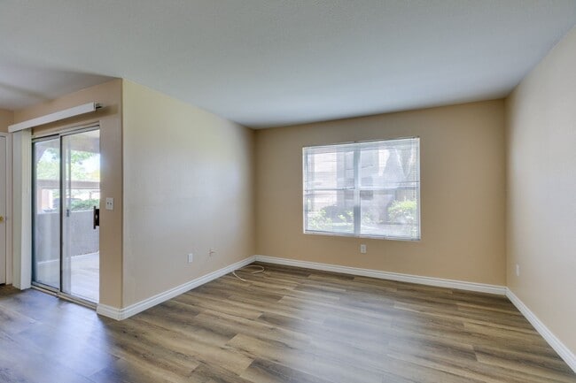 Photo - Beautiful 2Bed/2Bath First Floor Condo located in Silverado Ranch Unit 1016