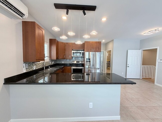 Photo - 812A 18th Ave