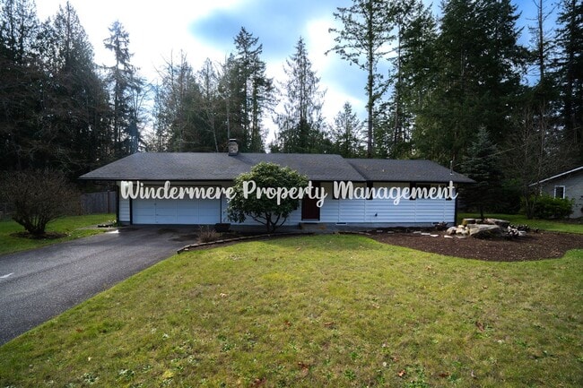 Building Photo - Charming and Bright 3 bed in Heart of Gig Harbor!