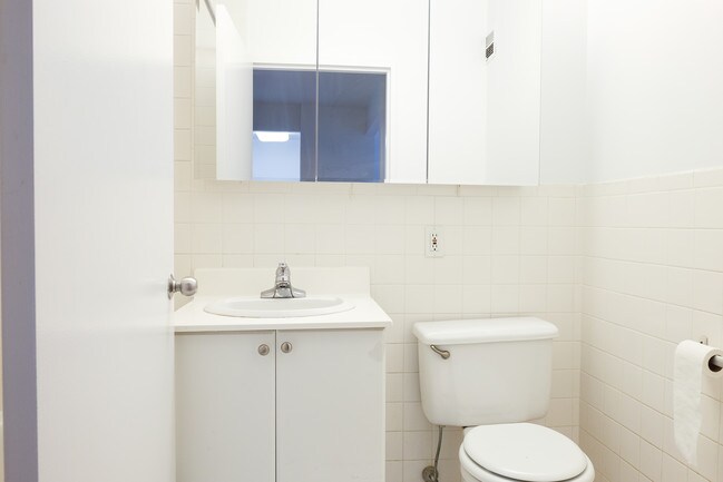 Photo - 316 E 63 Street