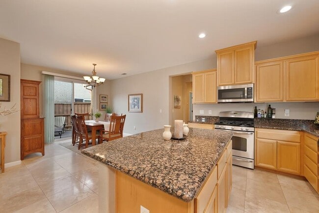 Photo - 4521-4523 Saturn St