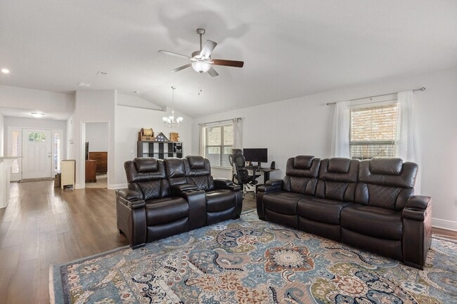 Photo - 109 Ridgeway Cir