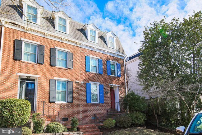 Photo - 332 S Alfred St