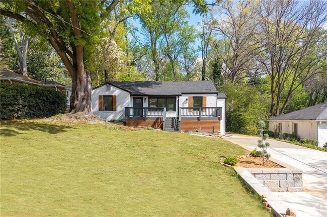 Building Photo - 1194 Clearview Dr NE Rental