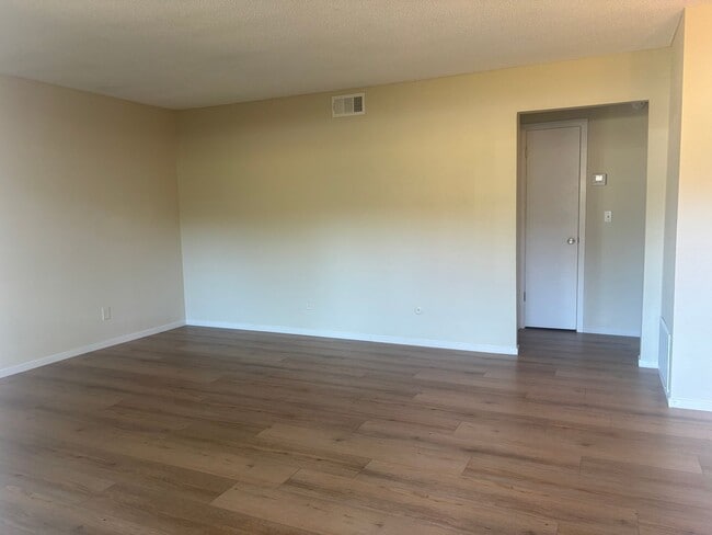 11493 Quartz Dr
