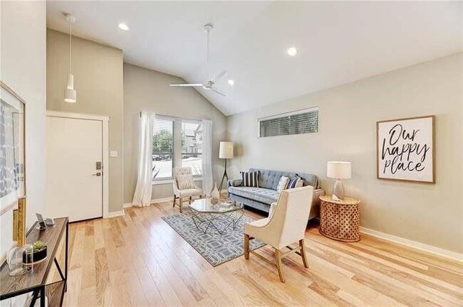 Building Photo - 2001 Faro Dr Unit 15