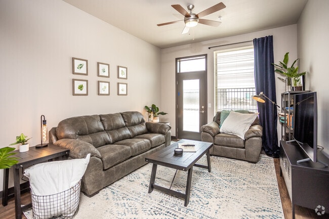 1BR, 1BA - 630 SF - Brick Towne at Prairie Crossing