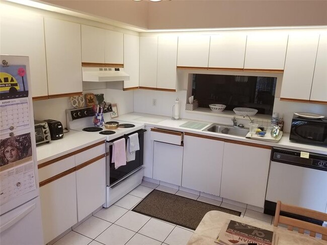 Photo - 12500 SW 6th St Unit 305N