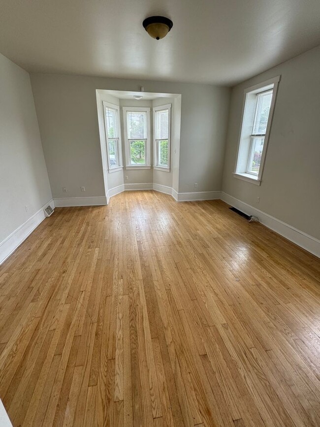 Photo - Lovely 5BD/2.5BA Twin in Downingtown Borough!