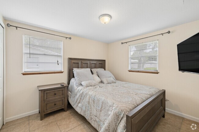 2BR, 1BA - 740SF - Bedroom
