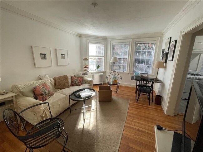 Building Photo - 77 Martin St Unit #5 Rental