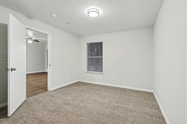 The Retreat at Spring Apartments