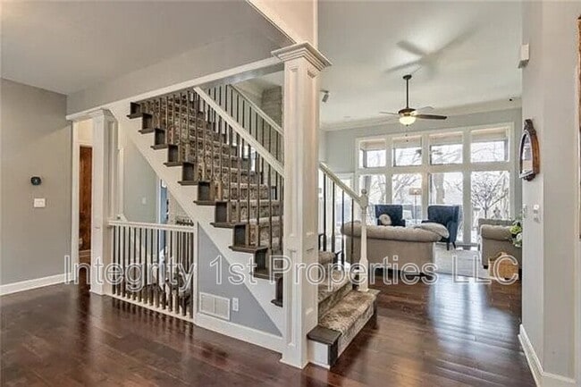 Photo - 8338 Mullen Rd