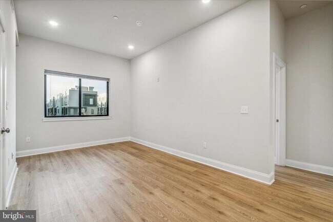 Photo - 2157 E Lehigh Ave Unit 501