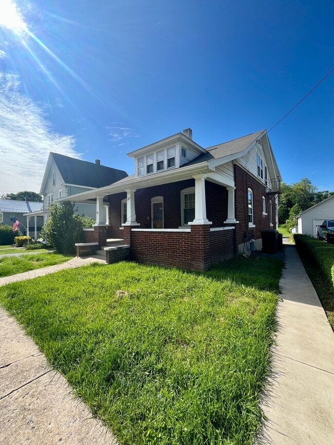 Photo - 387 E Howard St Unit B