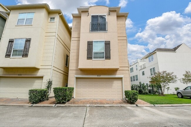 Photo - 9127 Harbor Hills Dr