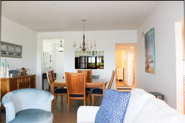 1616 Ocean Dr Unit 104