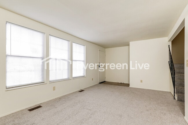 Photo - 7699 Mt Hood