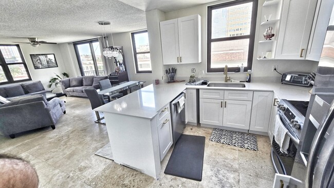 Photo - 651 Okeechobee Blvd Unit 312