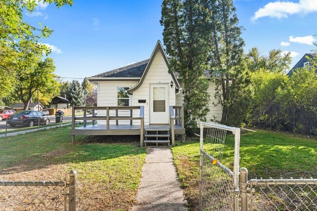 Photo - 402 Burlington Ave