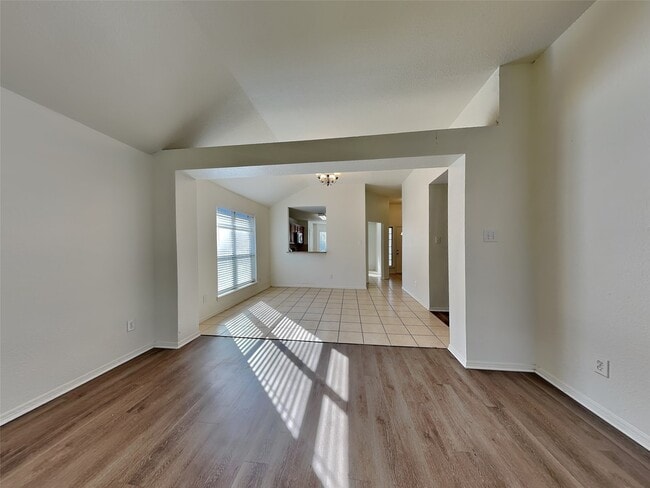 Photo - 2803 Seastrand Ln