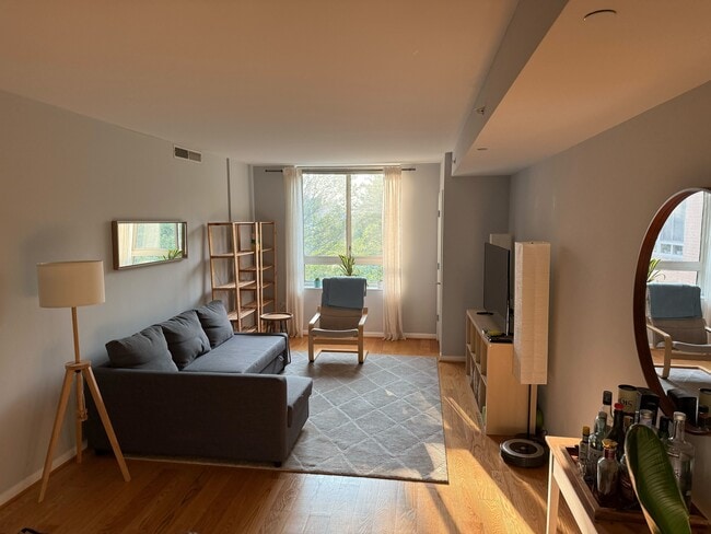 Photo - 350 G St SW Unidad N511