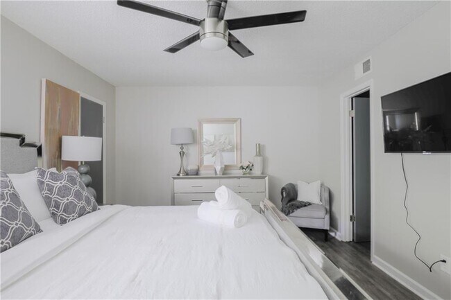 6463 Klinect Ct