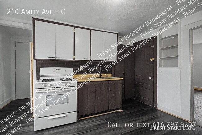 Photo - 210 Amity Ave Unidad C
