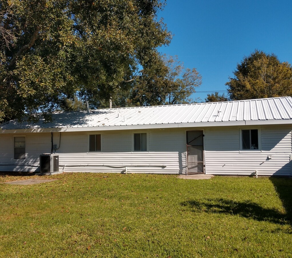 Photo - 132 Woodrow St