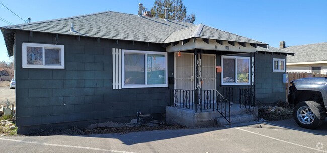 Building Photo - 831 Unit 02 Rental