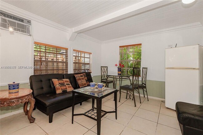 Photo - 1611 Fletcher St Unidad 2