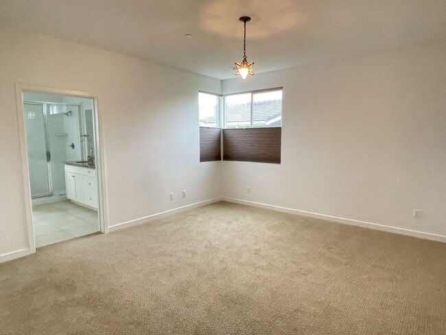 Photo - Beautiful 3 Bedroom house in Trillium, Arr...