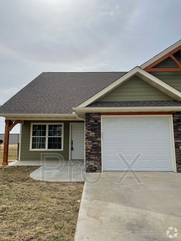 Building Photo - 612 Easton Dr Unit Apt A