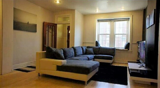 128 Jamestown Ave.