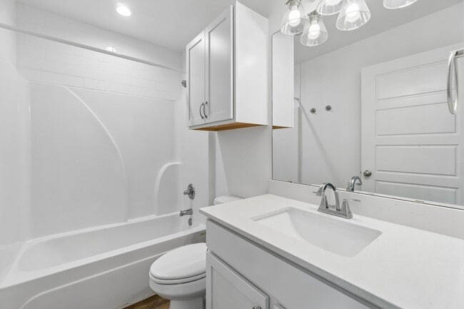Photo - 515 W 9th Ave