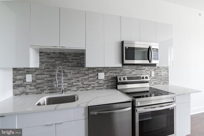 Photo - 813 N Broad St Unidad 215