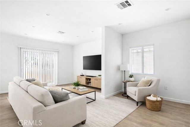 Photo - 7044 White Oak Ave