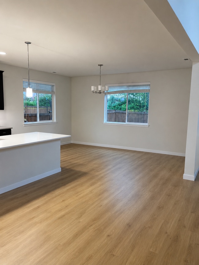 Open concept dining area adjancet to kitchen - 8002 116th Street Ct SW