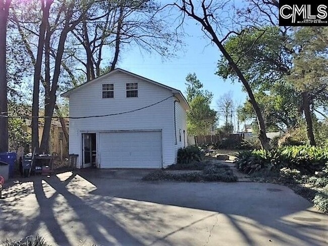 Photo - 4 Bedrooms and 3 Full Baths House plus garage apartment