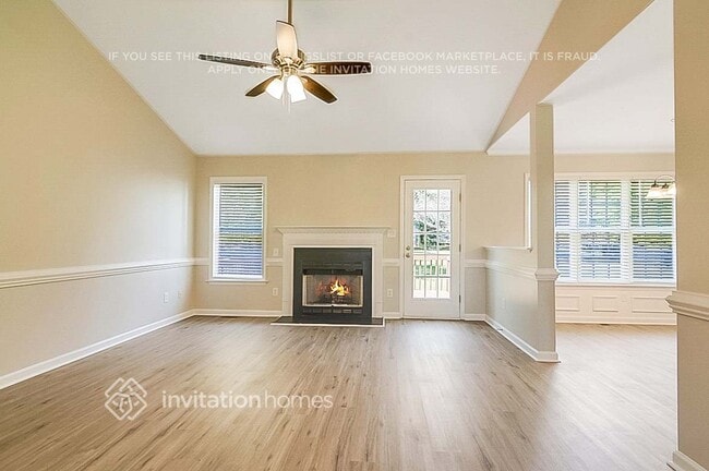 Photo - 119 Woodsorrell Ct