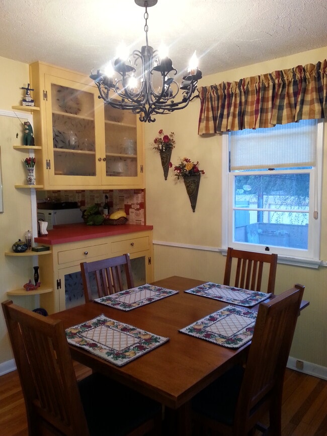 3637 1/2 Myrtle Ave Unit 3637.5 Myrtle Avenue