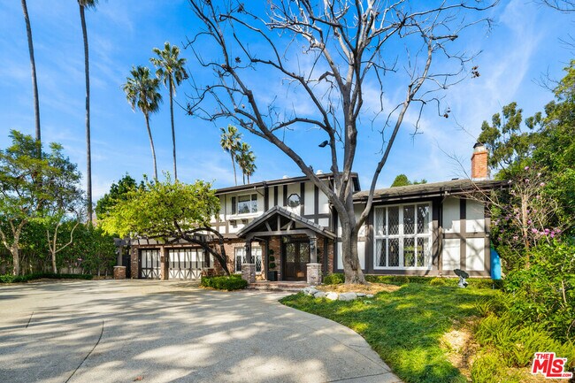 Photo - 13037 San Vicente Blvd