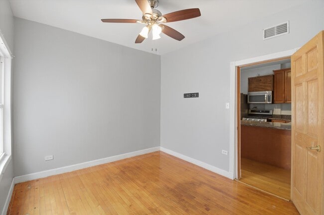 Photo - 2911 W Belden Ave