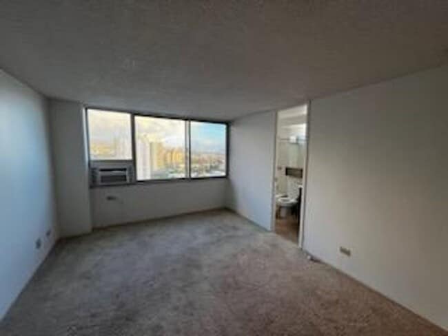 Building Photo - Pearlridge Square Large Studio with AC, Washer/Dryer, and Reserved Parking Stall Unit 1504