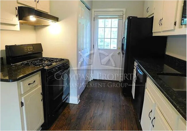 Photo - 2123 2nd Ave