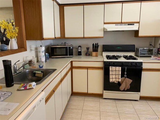 Photo - 135 W Nyack Rd Unit 51