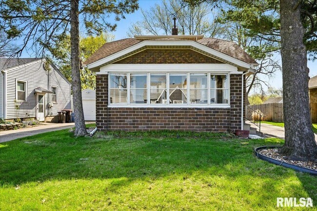 Building Photo - 3110 N Sherwood Ave Rental