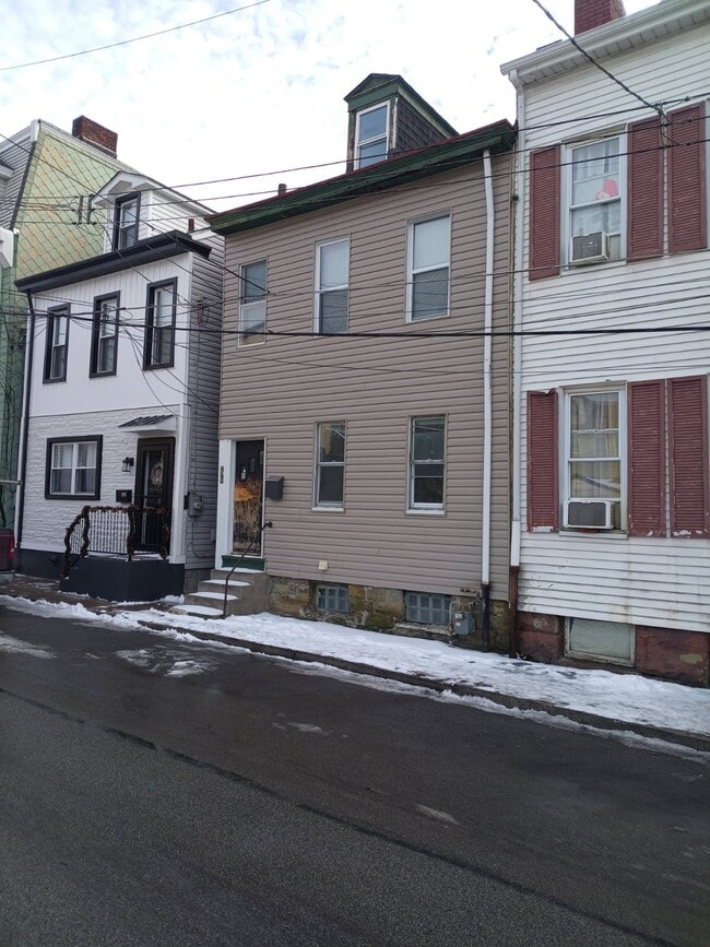 Photo - 1917 Tours St